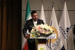 احسان دشتیانه مرد سال ۱۴۰۳ فولاد ایران؛ جایزه خود را به جانباختگان معدن طبس تقدیم کرد/دشتیانه: امیدوارم اقتصاد ایران مثل صنعت فولاد ایران شود