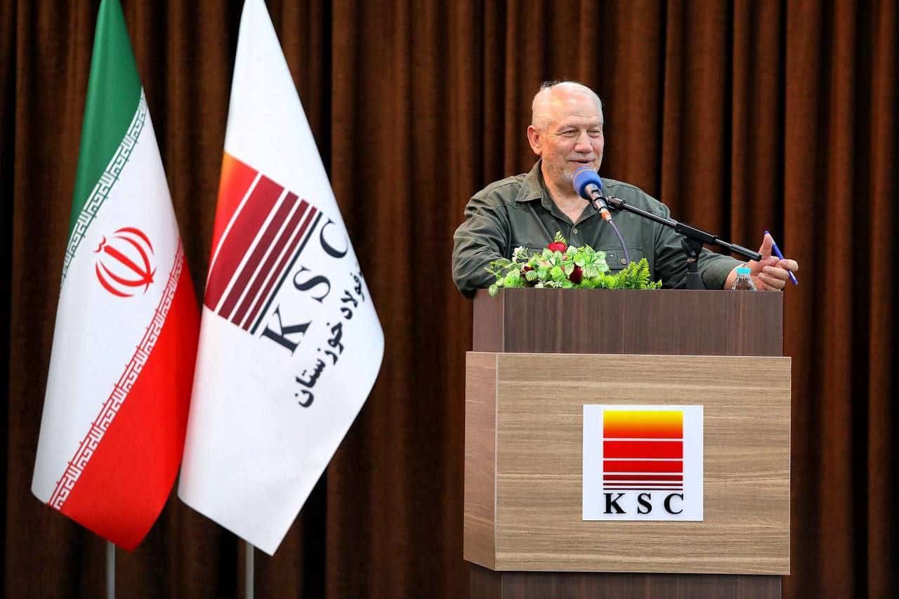 فولاد صنعت و سرمایه ملی کشور است