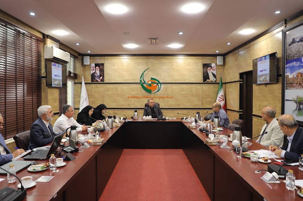 نشست تخصصی مدیران سلامت، غذا و داروی سازمان‌های مناطق آزاد کشور برگزار شد