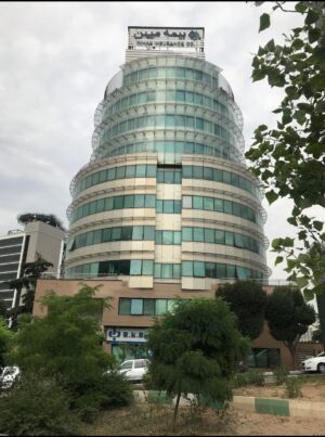 نمای ساختمان مرکزی شرکت بیمه میهن