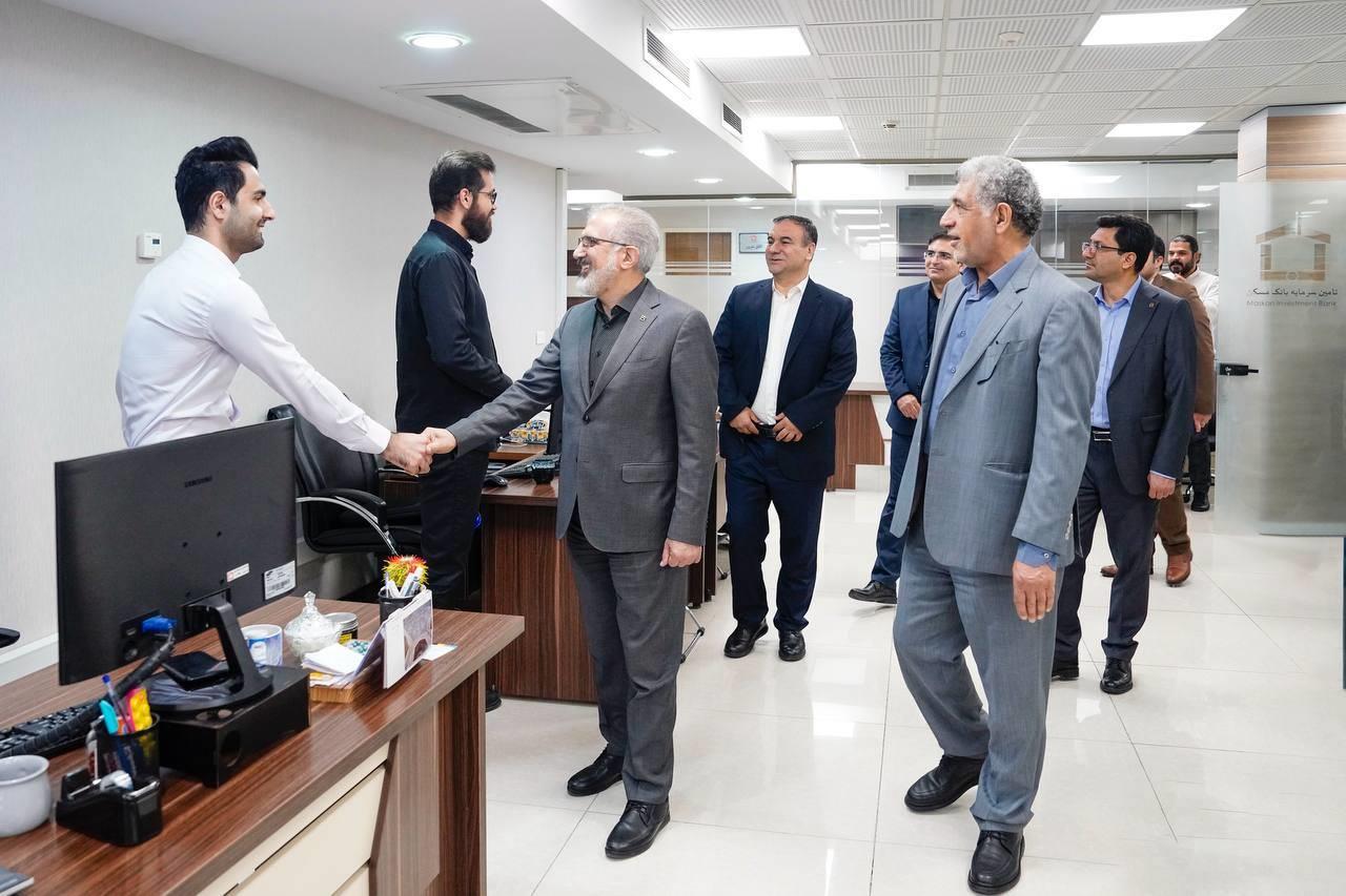 بازدید دکتر خورسندیان از گروه مالی