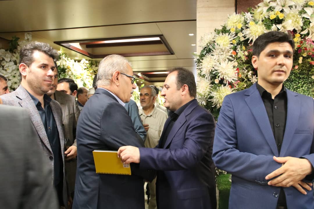 گزارش تصویری/حضور مدیرعامل و مدیران اموال تملیکی در مراسم ترحیم استاندار اسبق همدان
