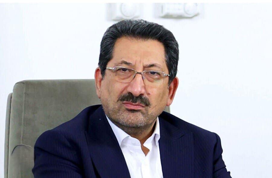 رییس سازمان بورس برای پیگیری مطالبات بازار سرمایه به ۵ وزیر نامه نوشت/ صیدی در نامه‌های خود وزرای اقتصادی از تداوم قیمت‌گذاری دستوری انتقاد کرد/ رییس نهاد ناظر بازار سرمایه بر لزوم پیش‌بینی‌پذیر شدن سیاست‌ها و صیانت از منافع سهام‌داران تاکید کرده است