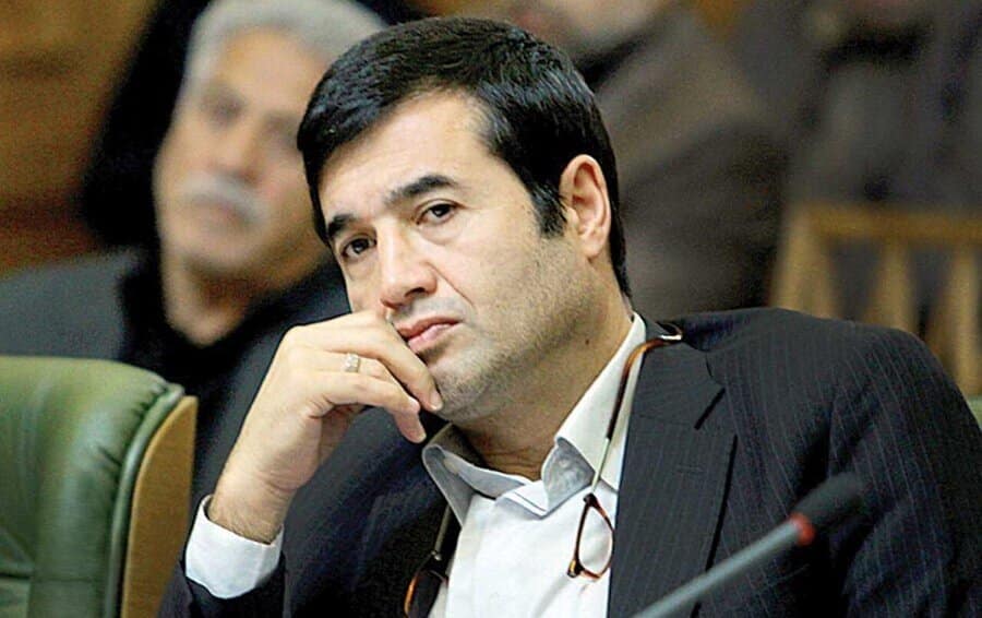 رییس سازمان بورس برای پیگیری مطالبات بازار سرمایه به ۵ وزیر نامه نوشت/ صیدی در نامه‌های خود وزرای اقتصادی از تداوم قیمت‌گذاری دستوری انتقاد کرد/ رییس نهاد ناظر بازار سرمایه بر لزوم پیش‌بینی‌پذیر شدن سیاست‌ها و صیانت از منافع سهام‌داران تاکید کرده است