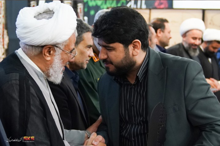 تجلیل امام جمعه بندرعباس از مدیرعامل فولادکاوه
