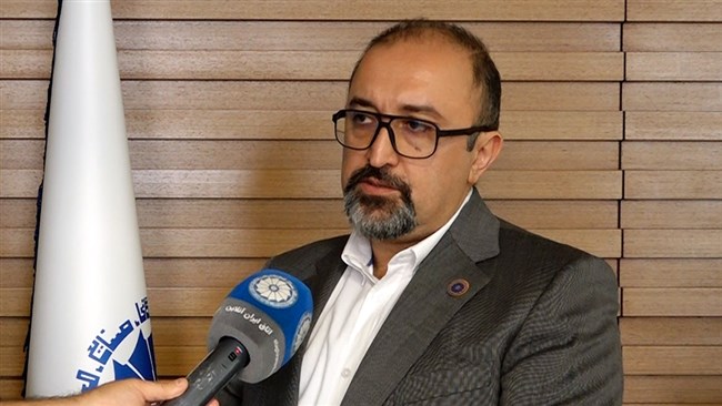 محسن میرصدری با اعلام راه‌اندازی میز خدمت رایگان در کمیسیون کسب‌وکارهای دانش‌بنیان اتاق ایران، گفت: نحوه استفاده از فرصت‌های قانونی و ارائه راهکار تامین مالی و یا اخذ اعتبار مالیاتی از جمله خدمات مشاوره‌ای این میز است.