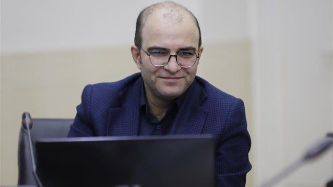 دبیر اتاق تبریز در یادداشتی که در آستانه برگزاری اجلاس سراسری دبیران اتاق‌های سراسر کشور، در اختیار پایگاه خبری اتاق ایران آنلاین قرار داد، بر حرکت به‌سوی نسل چهارم اتاق‌های بازرگانی تاکید کرد.