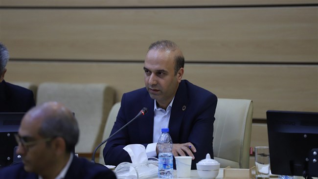 رئیس اتاق زنجان، با اشاره به چالش‌های جدی پیش روی اقتصاد، گفت: اقتصاد ایران نه در تنگنای منابع بلکه در تله سیاست‌گذاری گرفتار شده و برای خروج از این وضعیت بحرانی، نیازمند جراحی عمیق در حکمرانی اقتصادی هستیم.