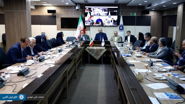 دبیران اجرایی اتاق‌های سراسر کشور در نشستی با اعضای هیات رئیسه و دبیرکل اتاق ایران، ضمن تشریح آنچه برای چابک‌سازی اتاق‌ها ضرورت دارد، دسترسی به اطلاعات و داده‌های آماری تجارت کشور را ضروری دانستند.