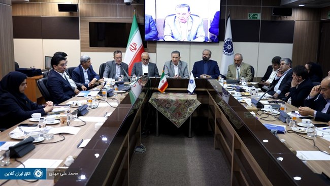 رئیس اتاق ایران در نشستی با دبیران اجرایی اتاق‌های استانی از لزوم تهیه سند آمایش سرزمین هر استان به همت اتاق‌ها با همکاری دانشگاه و نخبگان استانی، سخن گفت و این اقدام را در شناسایی ظرفیت‌های هر منطقه ضروری دانست.