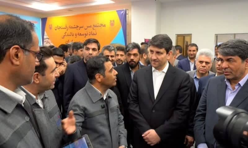 تأکید بر توسعه زیرساخت‌های ارتباطی و شبکه 5G در گل‌گهر